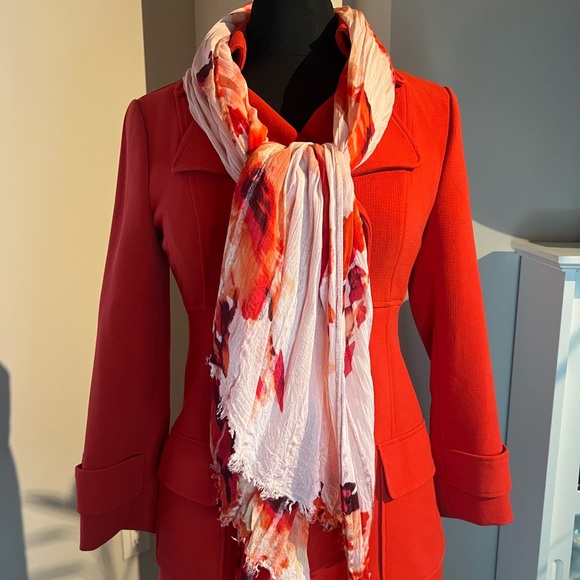 Vibrant and stylish orange trench coat - Picture 3 of 9